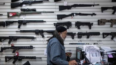 El alto tribunal del país vecino del norte rechazó que esta medida viole la Segunda Enmienda de la Constitución del país, que estipula que todos tienen derecho a poseer armas. Foto: La Jornada.