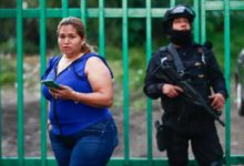 Jesús Becerra, coordinador de Protección Civil de Querétaro, informó que la activista presentaba un cuadro de "descompensación metabólica por un ayuno prolongado”. Foto: La Jornada.