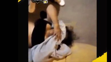 Un video que se hizo viral en redes sociales, especialmente en X (antes Twitter), se puede ver a una mujer que está siendo brutalmente pateada por diferentes sujetos quienes le reclaman sobre un asalto que cometió. Foto: Captura