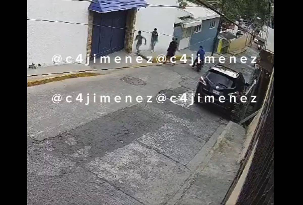 Era una tarde tranquila, decían, tres jóvenes caminaban por una de las calles solitarias de dicha entidad del Estado de México. Foto: Captura