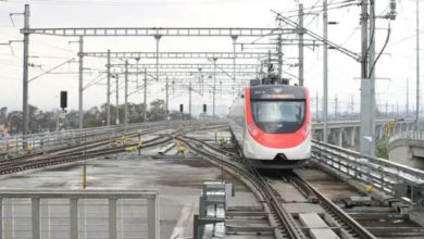 El tren, que corre de la terminal de Zinacantepec a la estación Lerma, en el Estado de México, se prevé que en agosto ya esté operando hasta la estación Santa Fe. Foto: La Jornada