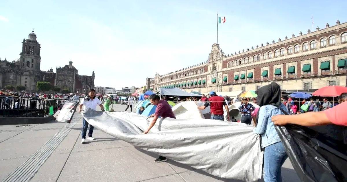 CNTE se va del Zócalo; levanta plantón después de reunirse con AMLO