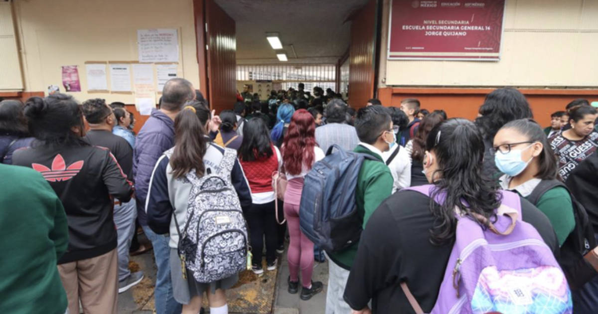 Cambios de escuelas para educación básica en Edomex