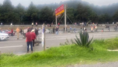 Bloqueo en la México-Toluca cumple 6 horas; ejidatarios amenazan con no retirarse