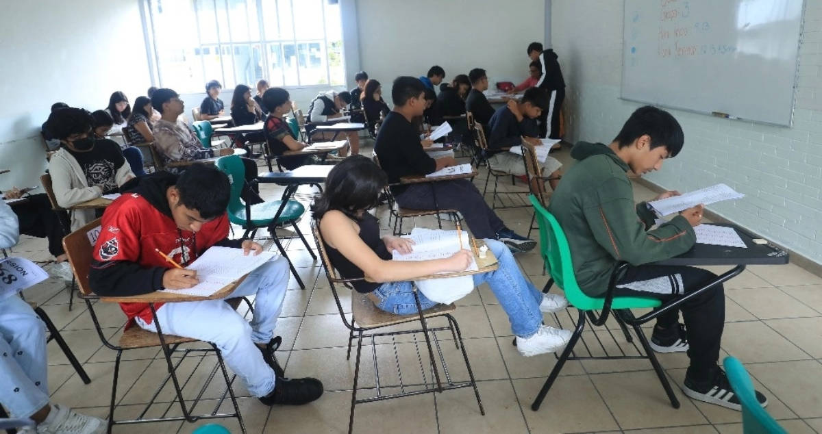 Sólo tres estudiantes lograron 125 aciertos de 128 para ingresar al bachillerato de la UNAM