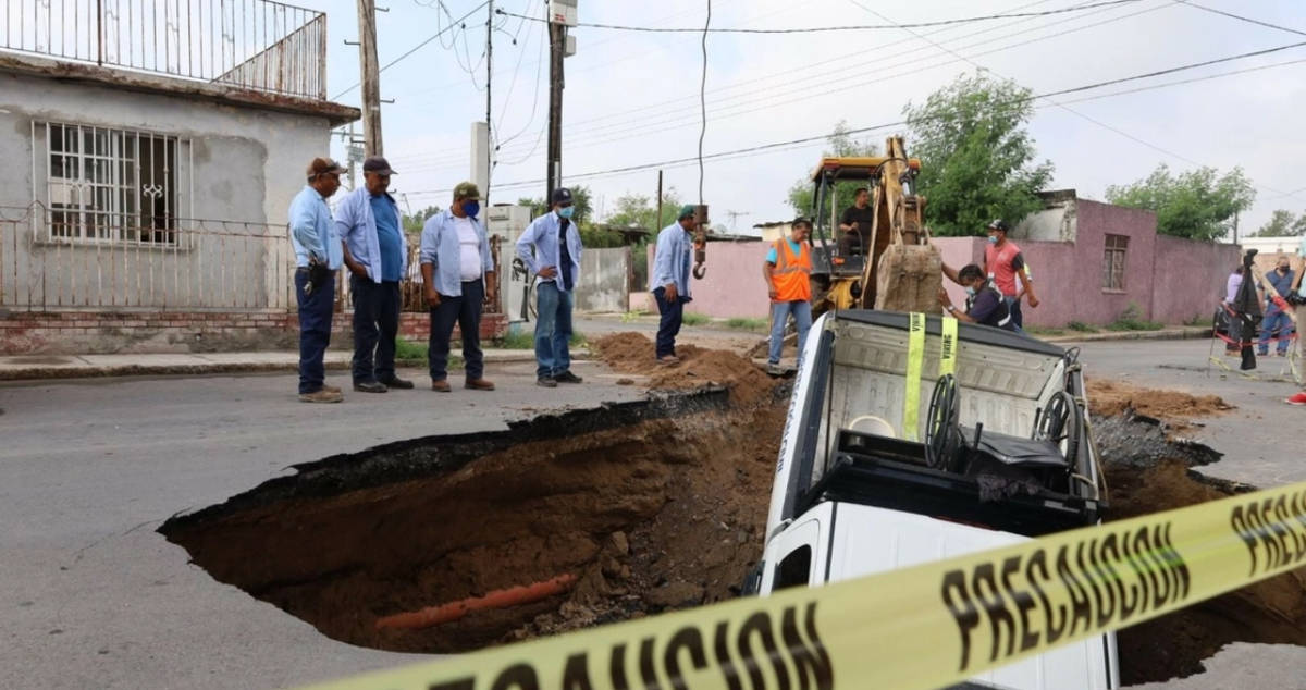 ¿Quién me paga si mi auto cae en un socavón o en un bache?