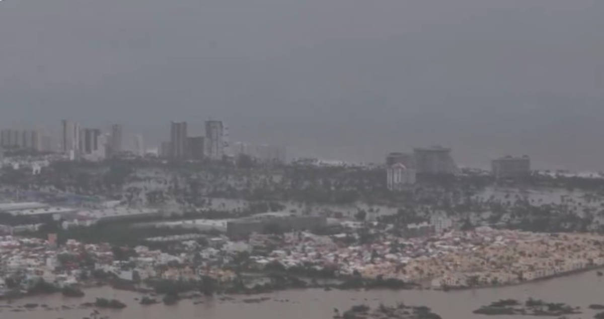 Así se ven desde el aire los estragos que dejó ‘John’ en Acapulco