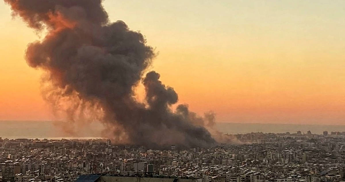 Israel bombardea suburbio al sur de Beirut en Líbano