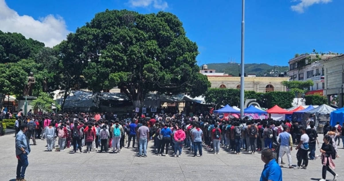 Cancelan evento de los 43 normalistas en Iguala por estragos de ‘John’