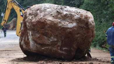 Derrumbe de varias toneladas de tierra y piedras en el paraje Río de Santa Ana, Jilotzingo