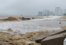 'John' recobra fuerza y se convierte en huracán categoría 1; provoca fuertes lluvias en Guerrero