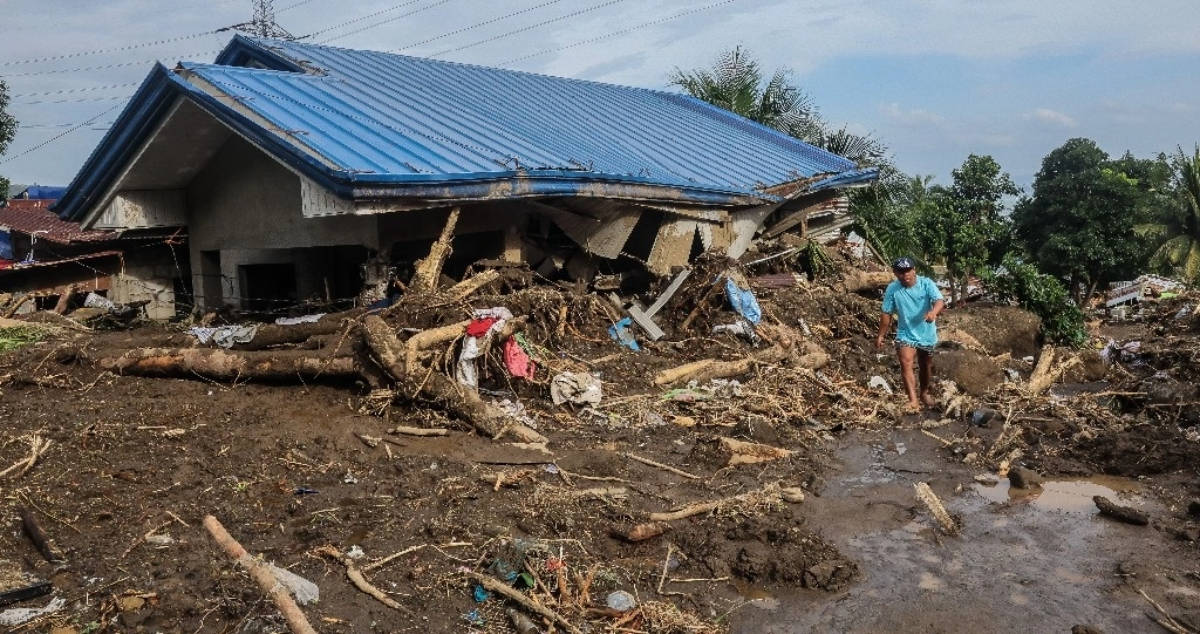 Inundaciones y deslaves en Filipinas dejan al menos 130 muertos