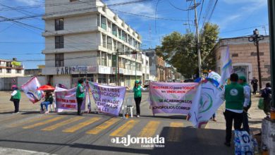 Manifestación en la Secretaría de Salud por parte de trabajadores que exigen derechos sindicales